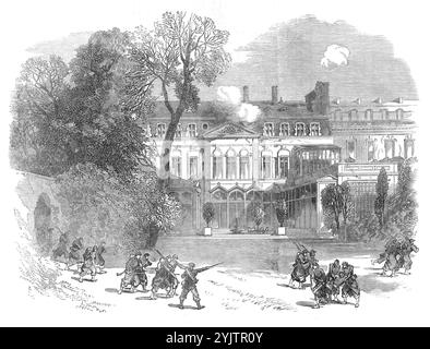 Die britische Botschaft in Paris am 23. Mai 1871. Bürgerkrieg in Paris: "Ein oder zwei Vorfälle der sechstägigen Straßenkämpfe, die in unseren Gravuren zu sehen sind, bedürfen einer kleinen Erklärung. Das Herrenhaus der britischen Botschaft in der Rue du Faubourg St. Honor&#xe9;, in der Nähe des Elys&#xe9;e Palace, wurde während der Kämpfe am Montag und Dienstag in den Champs Elys&#xe9;es von mehreren Schüssen getroffen, wobei ein Kamin niedergeschlagen und ein Loch im Dach gerissen wurde, aber ohne große Schäden. Es gab eine kommunistische Barrikade an der Ecke der Rue d'Anjou St. Honor&#xe9; Stockfoto