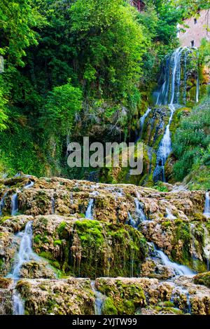 Wasserfall. Orbaneja del Castillo. Valle de Sedano. Provinz Burgos. Castilla y Leon. Spanien. Stockfoto