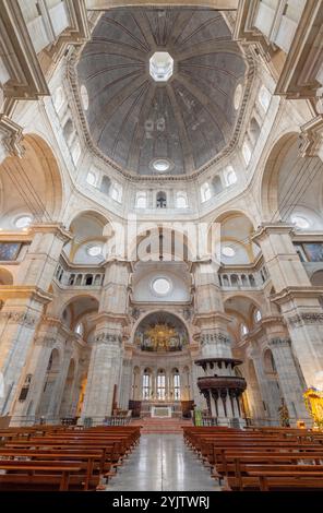 PAVIA, ITALIEN - 8. SEPTEMBER 2024: Die Kathedrale - Santo Stefano Protomartire e Santa Maria Assunta Stockfoto