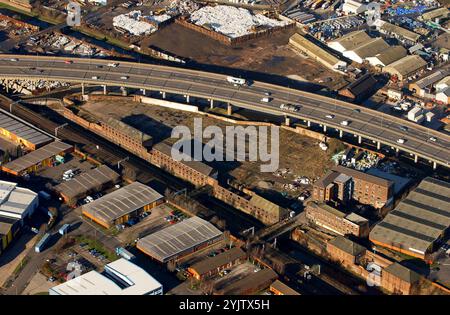 Aus der Vogelperspektive der Smethwick Glass Works of Chance Brothers in West Midlands mit M5 Autobahn und Spon Lane und Hartley Bridge 2003 Stockfoto