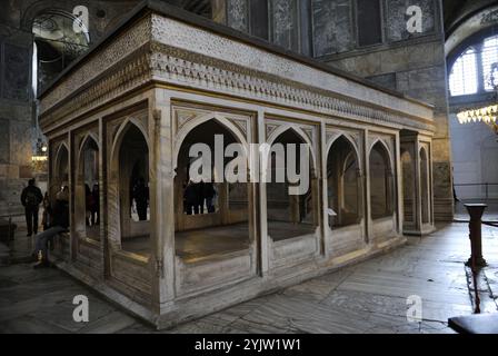 Istanbul, Türkei. Hagia Sophia. Errichtet von Kaiser Justinian. Müezzin Mahfili. Stockfoto