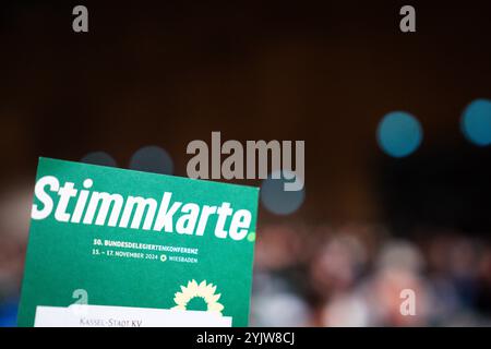 50. Ordentliche Bundesdelegiertenkonferenz von BUENDNIS 90/DIE GRUENEN Stimmkarten zur Abstimmung auf der 50. Parteitag von BUENDNIS 90/DIE GRUENEN im RheinMain Kongresszentrum RMCC in Wiesbaden Wiesbaden Hessen Deutschland *** 50 ordentliche Bundesdelegierte Konferenz von BUENDNIS 90 DIE GRUENEN Stimmkarten für die Abstimmung auf der Parteikonferenz von BUENDNIS 50 90 DIE GRUENEN im RheinMain Kongresszentrum RMCC in Wiesbaden Hessen Deutschland Stockfoto