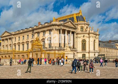 Vor den Toren des Schlosses von Versailles, Frankreich Stockfoto