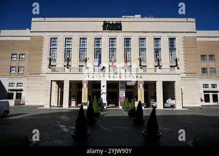Rom, Italien - 3. November 2024: Das Teatro dell'Opera di Roma in Rom. Stockfoto