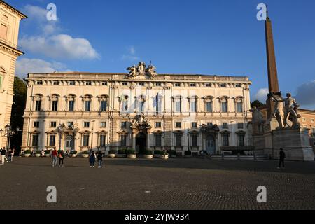 Rom, Italien - 4. November 2024: Der Palazzo della Consulta beherbergt das Verfassungsgericht der Italienischen Republik. Stockfoto