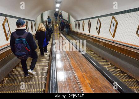 Berühmte historische Holztreppe, Antwerpen, Belgien Stockfoto