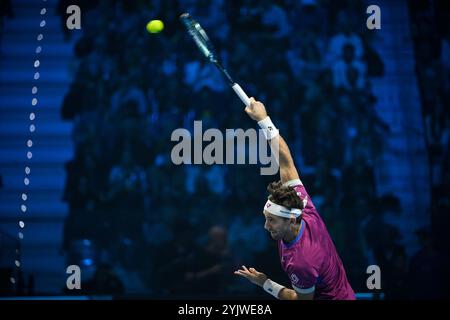 Inalpi Arena, Turin, Italien. November 2024. Nitto ATP Finals 2024 Tag 6; Casper Ruud von Norwegen in Aktion gegen Andrey Rublev Credit: Action Plus Sports/Alamy Live News Stockfoto