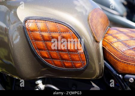 Iserlohn Gruermannscheide, NRW, Deutschland. Juli 2024. Lederbesatz Für Vintage-Motorräder Stockfoto