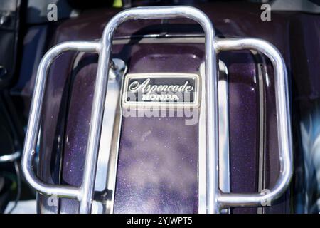 Iserlohn Gruermannscheide, NRW, Deutschland. Juli 2024. Iserlohn Gruermannscheide, NRW, Deutschland. Juli 2024. Altes Oldtimer-Motorrad Honda G Stockfoto