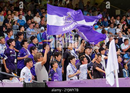 Die Fans von Sanfrecce Hiroshima zeigen ihre Unterstützung während der AFC Champions League Two: Dem Spiel Sydney FC gegen Sanfrecce Hiroshima zwischen Sydney FC und SanFrecce Stockfoto