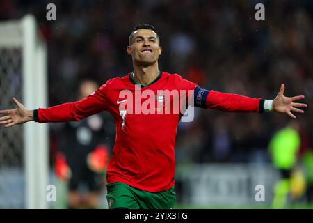 Dragon Stadium, Porto, Portugal. 15. November 2024. Von links nach rechts, Cristiano Ronaldo bei der UEFA NATIONS LEAGUE Portugal gegen Polonia. Quelle: Victor Sousa/Alamy Live News Stockfoto