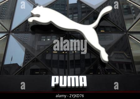 New York, Usa. November 2024. Ein Puma-Geschäft ist in Manhattan, New York City, zu sehen. (Foto: Jimin Kim/SOPA Images/SIPA USA) Credit: SIPA USA/Alamy Live News Stockfoto