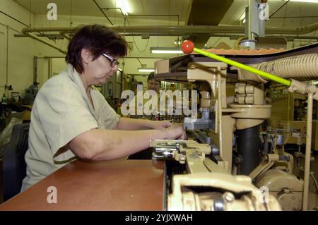 Herstellung und Verarbeitung von Tabakwaren in einer Fabrik Herstellung von Tabakwaren in einer Fabrik Stockfoto