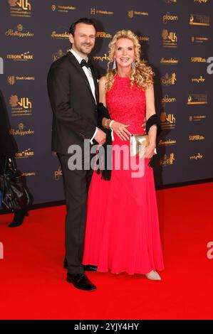 Victoria Herrmann mit Ehemann David Böthig bei der 30. Verleihung der Goldenen Henne 2024 im Studio 3 der Media City des MDR. Leipzig, 15.11.2024 *** Victoria Herrmann mit Ehemann David Böthig bei der 30. Golden Hen 2024 Preisverleihung in Studio 3 der MDR Leipzigs Media City, 15 11 2024 Foto:XR.xStoffelsx/xFuturexImagex henne 4152 Stockfoto
