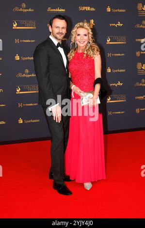 Victoria Herrmann mit Ehemann David Böthig bei der 30. Verleihung der Goldenen Henne 2024 im Studio 3 der Media City des MDR. Leipzig, 15.11.2024 *** Victoria Herrmann mit Ehemann David Böthig bei der 30. Golden Hen 2024 Preisverleihung in Studio 3 der MDR Leipzigs Media City, 15 11 2024 Foto:XR.xStoffelsx/xFuturexImagex henne 4153 Stockfoto