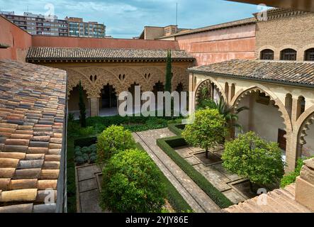 Im Santa Isabel Hof im Aljaferia Palace. Saragossa, Spanien Stockfoto