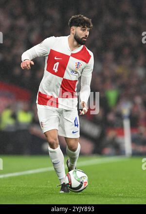 Glasgow, Großbritannien. November 2024. Joško Gvardiol von Kroatien während des Spiels der UEFA Nations League im Hampden Park, Glasgow. Der Bildnachweis sollte lauten: Neil Hanna/Sportimage Credit: Sportimage Ltd/Alamy Live News Stockfoto