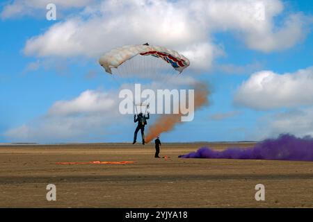 Tigers Army Fallschirmspringer-Team. Southport Air Show 2022. Stockfoto