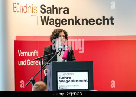 Ingolstadt, Deutschland. November 2024. Amira Mohamed Ali, Bundesvorsitzende, spricht auf der Gründungsversammlung des Bayerischen Landesverbandes der BSW. Darlegung: Daniel Löb/dpa/Alamy Live News Stockfoto