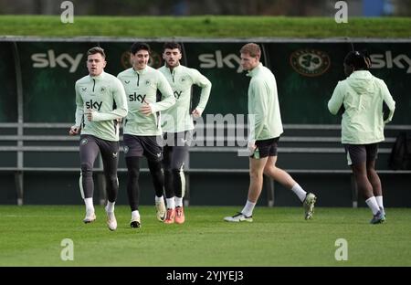 Irlands Sammie Szmodics (links) während der Schulung im FAI National Training Centre in Dublin. Bilddatum: Samstag, 16. November 2024. Stockfoto