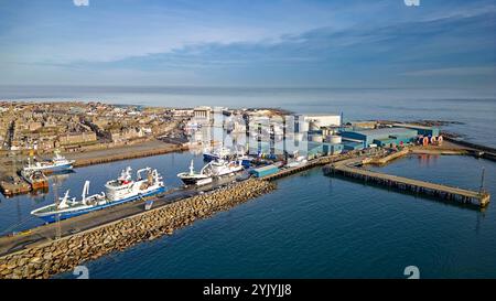 Peterhead Aberdeenshire Schottland das Hafengebiet große Fischerboote oder Schiffe liegen am Albert Quay Stockfoto