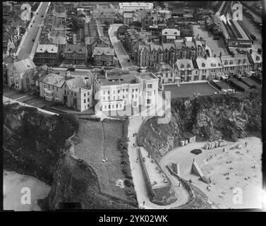 The Great Western Hotel and Tolcarne Point, Newquay, Cornwall, 1930er Jahre. Stockfoto