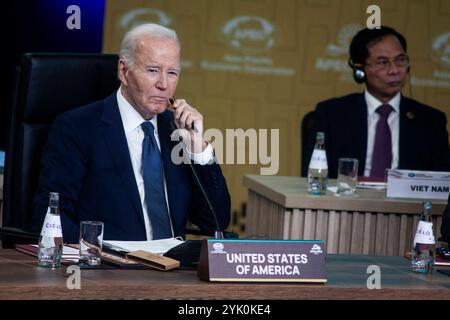 Lima, Peru. November 2024. Präsident Joe Biden nimmt am informellen Dialog der Staats- und Regierungschefs des Gipfels zur Wirtschaftszusammenarbeit Asien-Pazifik (APEC) auf dem APEC-Gipfel am Freitag, den 15. November 2024 in Lima, Peru, Teil. Foto über APEC Peru/UPI Credit: UPI/Alamy Live News Stockfoto