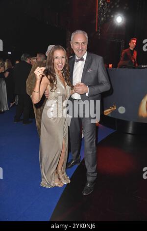 Anita Hofmann mit Ehemann Christian Filip bei der Verleihung der Goldenen Henne in den Messehallen in Leipzig am 15.11.2024 *** Anita Hofmann mit Ehemann Christian Filip bei der Preisverleihung des Goldenen Hen in Leipzig am 15. 11 2024 Stockfoto