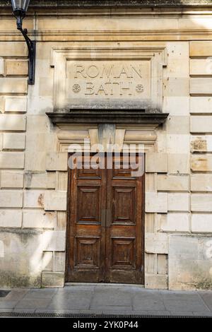 Tür zu den |Römischen Bädern in Bath, Somerset, England Stockfoto