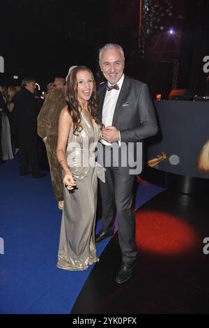 Anita Hofmann mit Ehemann Christian Filip bei der Verleihung der Goldenen Henne in den Messehallen in Leipzig am 15.11.2024 *** Anita Hofmann mit Ehemann Christian Filip bei der Preisverleihung des Goldenen Hen in Leipzig am 15. 11 2024 Stockfoto