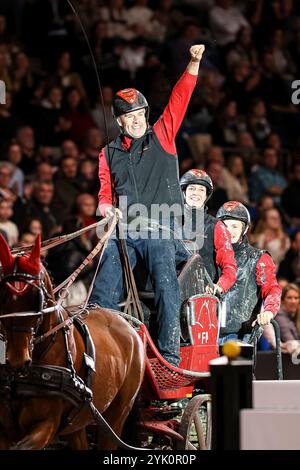 Stuttgart, Deutschland. November 2024. Voutaz Jerome, Schweiz FEI Driving World Cup MASTERHORSE DEUTSCHER MEISTER Zeit-Hindernisfahren Vierspaenner mit 2 Umlaeufen Wertungspruefung für den Weltcup Fahren 2024/2025 International GER, Stuttgart German Masters 2024, 38. internationales Reitturnier, 16.11.2024 Foto: Eibner-Pressefoto/Roger Buerke Credit: dpa/Alamy Live News Stockfoto