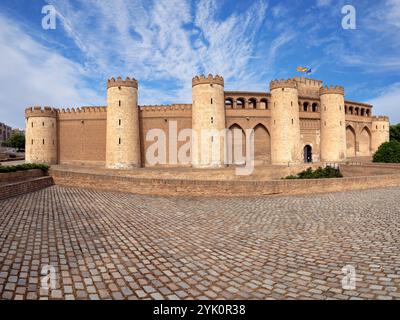 Blick auf den Aljaferia-Palast in Saragossa, Spanien Stockfoto