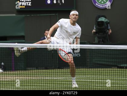 US-Tennisspieler Taylor Fritz im Einsatz bei den Wimbledon Championships 2024 in London, England, Großbritannien, Europa Stockfoto