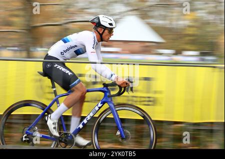 Merksplas, Belgien. November 2024. Der belgische Thibau Nys wurde während des Herrenrennens des Superprestige Merksplas Cyclocross-Rennens, der vierten Etappe (4/8) des Superprestige Cyclocross-Rennens, am Samstag, den 16. November 2024, in Merksplas gezeigt. BELGA FOTO DAVID PINTENS Credit: Belga News Agency/Alamy Live News Stockfoto