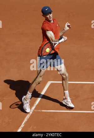 Der italienische Tennisspieler Jannik Sinner in Aktion bei den French Open 2024, Roland Garros, Paris, Frankreich. Stockfoto