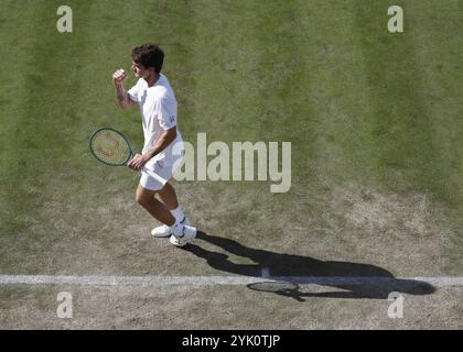 Der brasilianische Tennisspieler Thiago Seyboth Wild feierte 2024 bei den Wimbledon Championships in London, England, Großbritannien, Europa Stockfoto