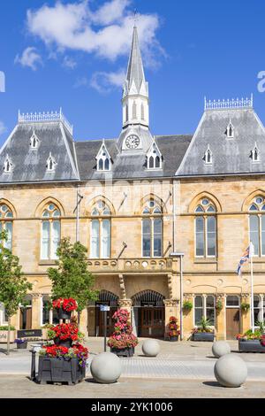 Bishop Auckland Town Hall und Bishop Auckland Library im Town Hall Market Place Bishop Auckland County Durham Tees Valley England Großbritannien GB Europa Stockfoto