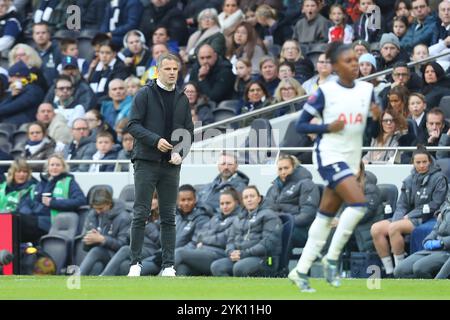 Tottenham Hotspur Stadium, London, Großbritannien. November 2024. Frauen Super League Football, Tottenham Hotspur gegen Arsenal; Tottenham Hotspur Manager Robert Vilahamn Credit: Action Plus Sports/Alamy Live News Stockfoto