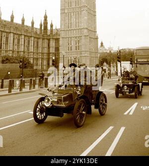 Sepia 1904 Cadillac London Nach Brighton Veteran Car Run Westminster Bridge London Stockfoto