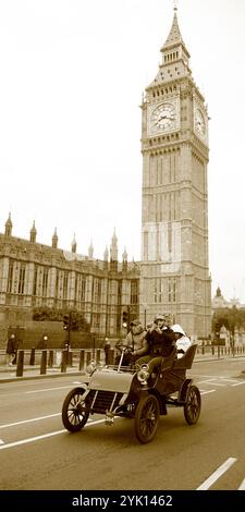 Sepia 1904 Cadillac London Nach Brighton Veteran Car Run Westminster Bridge London Stockfoto