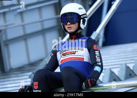 Hinterzarten, Deutschland. November 2024. Yann Kullmann (SC Hinterzarten) beim DSV-Jugendcup/Deutschlandpokal Skisprung Hinterzarten 2024 Credit: dpa/Alamy Live News Stockfoto