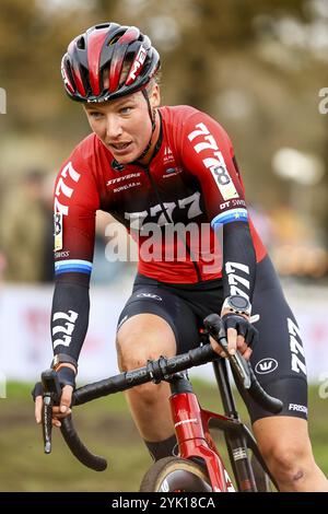 Merksplas, Belgien. November 2024. Die niederländische Annemarie schlechteste im Einsatz während des Frauenrennens der Superprestige Merksplas Cyclocross-Veranstaltung, 4/8) des Superprestige Cyclocross-Wettkampfes, Samstag, den 16. November 2024, in Merksplas. BELGA FOTO DAVID PINTENS Credit: Belga News Agency/Alamy Live News Stockfoto