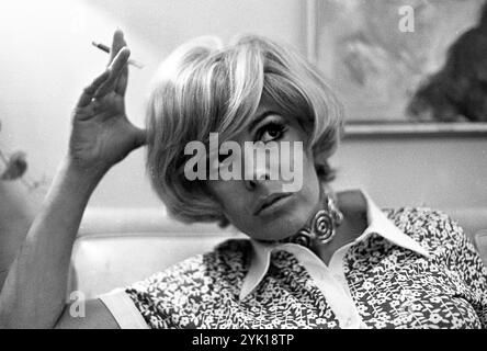 Argentine, vedette, Tänzerin, Schauspielerin und Model Nélida Lobato (* Haydée Nélida Menta) während eines Interviews in Buenos Aires, Argentinien, 23. März 1971. Stockfoto