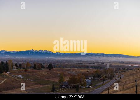 Panoramaansicht von Bozeman, Montana im Herbst Luftansicht von Bozeman am frühen Morgen *** Panoramaansicht von Bozeman, Montana im Herbst Luftaufnahm Stockfoto