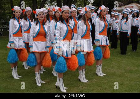 22. Mai 2005, Albena Resort-Bulgarien, Nina Chilova, bulgrasche Ministerin für Kultur und Tourismus bei der offiziellen Eröffnung der bulgrinischen Sommersaison 2005, Tänzerin in traditioneller nationaler Kleidung, Bulgrain hat im Juni 2005 Parlamentswahlen und Kandidat für die Mitgliedschaft in der Europäischen Union im Jahr 2007; Stockfoto