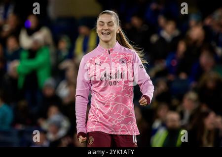 London, Großbritannien. November 2024. London, England, 16. November 2024: Jess Park (16 Manchester City) wärmt sich vor dem Womens Super League Spiel zwischen Chelsea und Manchester City auf der Stamford Bridge in London auf. (Pedro Porru/SPP) Credit: SPP Sport Press Photo. /Alamy Live News Stockfoto