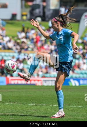 Lilyfield, Australien. November 2024. Shea Hastings Connor vom Sydney FC wurde während des dritten Spiels der Women's A-League 2024/25 zwischen Sydney FC und Western Sydney Wanderers FC im Leichhardt Oval in Aktion genommen. Endstand Sydney FC 1:0 Western Sydney Wanderers. Quelle: SOPA Images Limited/Alamy Live News Stockfoto