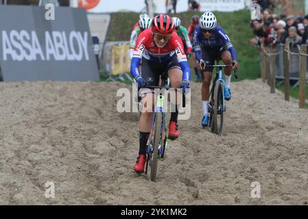 Merksplas, Belgien. November 2024. MERKSPLAS, BELGIEN - 16. NOVEMBER: Lucinda Brand konkurriert am 16. November 2024 beim Cyclocross Merksplas in Merksplas (Foto: Bart Hazen/Orange Pictures) Credit: Orange Pics BV/Alamy Live News Stockfoto
