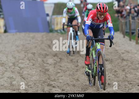 Merksplas, Belgien. November 2024. MERKSPLAS, BELGIEN - 16. NOVEMBER: Lucinda Brand konkurriert am 16. November 2024 beim Cyclocross Merksplas in Merksplas (Foto: Bart Hazen/Orange Pictures) Credit: Orange Pics BV/Alamy Live News Stockfoto