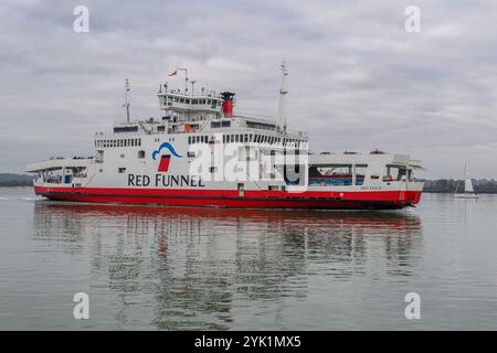 Isle of Wight Red Trichterfähre Stockfoto